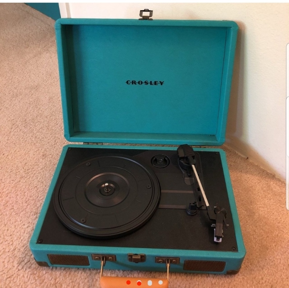 Blue crosley record player